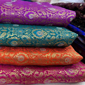 Vente en gros de tissu de brocart jacquard riche broderie de fil d'or pour les filles tenues traditionnelles housses de coussin techniques non tissées - Product Image 1