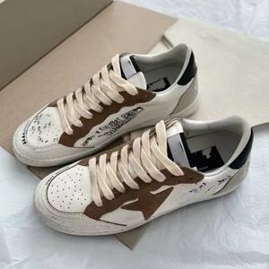 Zapatillas de Piel Genuina de Ganso Blanco Antideslizantes Cómodas Estilo Urbano Dorado Desgastado Transpirables a la Moda - Product Image 1