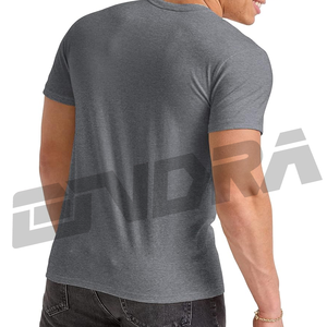 T-shirts vierges pour hommes, couleur bleue unie, style simple, en coton doux, parfaits pour l'impression de vêtements décontractés, à usage quotidien, au look moderne. - Product Image 5