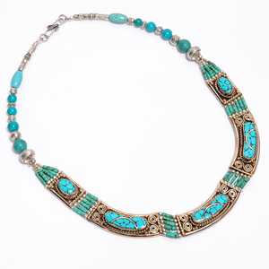 Collier pendentif classique en argent tibétain avec pierre précieuse turquoise sertie en clos pour fiançailles, mariage, anniversaire et fête - Product Image 3