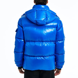 Vente en gros de doudounes en toile à col montant pour hommes avec duvet d'oie et de canard Veste d'hiver en duvet à bulles d'extérieur avec capuche et logo à l'avant - Product Image 2