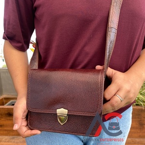 Nouvelles dames en cuir véritable Mini sac à bandoulière pour femmes Vintage mode sac à bandoulière en cuir pleine fleur peau de vache petits sacs à main - Product Image 1