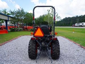 Mini tracteur Kubota B2301HSD avec chargeur frontal - Product Image 4