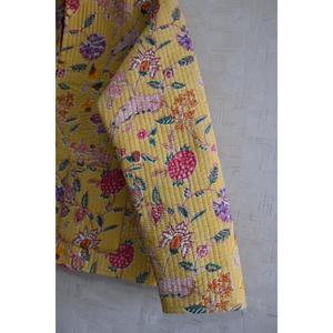 Chaqueta Reversible de Algodón Tejido Acolchado Ecológico para Mujer, Chaqueta Cálida de Manga Larga con Estampado Floral Hecho a Mano - Product Image 3