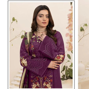 Cambric coton broderie pakistanaise Salwar Kameez catalogue complet disponible au tarif de gros, collection premium. - Product Image 1