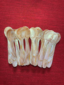 Elegante juego de cucharas hechas a mano: cuchara de nácar natural para cenar, cuchara de nácar de lujo sostenible - Product Image 4