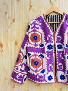 เสื้อแจ็คเก็ตผู้หญิงผ้าฝ้ายสีชมพูอินเดีย ปักลายซูซานี ถักโครเชต์ ปักมือ เปิดด้านหน้า ระบายอากาศได้ดี เป็นมิตรกับสิ่งแวดล้อม สวมใส่สบายๆ สำหรับฤดูหนาว - Product Image 2