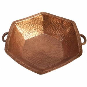 Cuencos de pedicura de cobre de inspiración antigua con diseños intrincados que agregan un toque de lujo a las configuraciones de salón y spa - Product Image 4