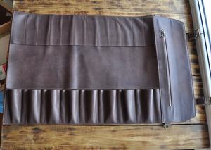 Sac de rangement pour couteaux en cuir, finition lisse, coutures solides, accessoire de cuisine professionnel - KBS GOODS, couleur et taille personnalisables - Product Image 4