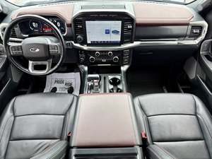 Ford F-150 Lariat SuperCrew Usado del 2022 - Product Image 2