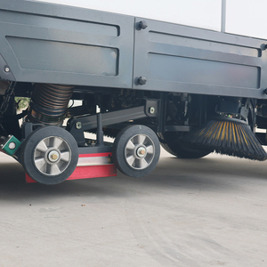 Nouveau camion balayeuse de route électrique sous vide 48V nettoyage de rue à haute pression pour les rues de la ville et les pistes d'aéroport - Product Image 5