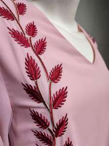 Vêtement ethnique, robe kaftan, <span class=keywords><strong>djellaba</strong></span> arabe modeste de longueur totale avec capuche et fermeture à boutons - Product Image 5