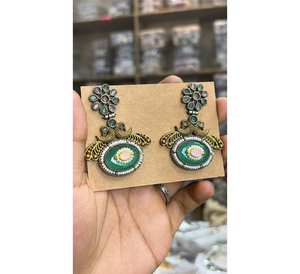 Pendientes de mujer de estilo Pavo Real hechos a mano chapados en oro modernos 2025 accesorios elegantes con pendientes de diseño personalizado - Product Image 1