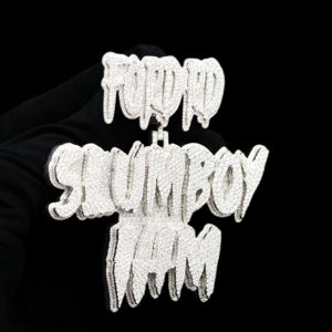 Pendentif Hip Hop en Acier Inoxydable Poli à la Main Personnalisé avec Diamants Glacés - Product Image 1