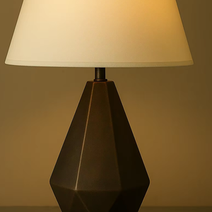 โคมไฟตกแต่งตู้แบบคลาสสิกโคมไฟตั้งโต๊ะสำหรับบ้านและโรงแรมดีไซน์ล่าสุดที่ทันสมัย - Product Image 1