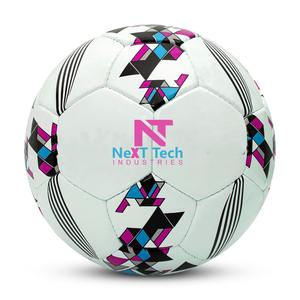 Balón de entrenamiento de fútbol de Next Tech Industries, material de PU para fines de entrenamiento con diseño personalizado y logotipo personalizado - Product Image 5