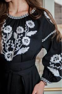Robe courte brodée florale à manches trois quarts longueur au genou pour femmes - Product Image 2