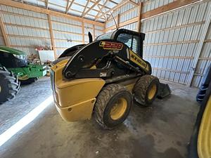 Chargeuse compacte New Holland L228, équipement de construction compact et robuste, haute performance, machine de terrassement fiable - Product Image 2