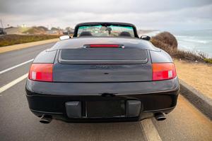 Offre exceptionnelle : Porsche 911 Carrera Cabriolet d'occasion de 1999, propre et prête à être expédiée - Product Image 6