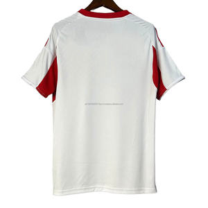 Fabrication de vêtements de qualité, fabricant de maillots de football personnalisés pour hommes, impression par transfert thermique, 100% polyester, rayé, col rond, manches courtes, 100g - Product Image 2