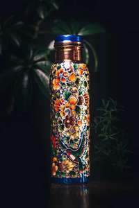 Bouteille et pichet en cuivre très demandés fabriqués par l'Inde avec une bouteille d'eau en cuivre pur en métal de haute qualité - Product Image 3