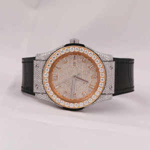 Montre de luxe de haute qualité avec bracelet en acier inoxydable, moissanite taillée, demi-sertie, classique, date, chiffres romains, cadran en verre - Product Image 1