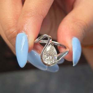 Bague de mariage de luxe pour femme, tendance et décontractée, en or rempli 18 carats, plaqué or, avec moissanite naturelle taille brillant 3 carats, certifiée IGI - Product Image 1