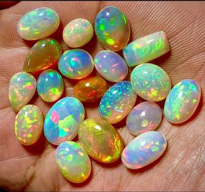 Opale éthiopienne feu arc-en-ciel, vente en gros, cabochon, opale feu de Welo, qualité authentique, taille libre, mélange de formes ovales et poire - Product Image 3
