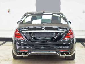 รถ SUV มือสอง ปี 2024 รุ่น S560 เครื่องยนต์ V8 4 ลิตร เกียร์อัตโนมัติ ระบบควบคุมความเร็วอัตโนมัติ (ACC) เบาะหนัง สีเข้ม ตัวเลือกขับเคลื่อนล้อหน้า/ขับเคลื่อนสี่ล้อ (FWD/AWD) หลังคาซันรูฟแบบพาโนรามา มุมมอง 360 องศา - Product Image 3