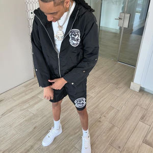 Pantalones cortos cortavientos de chándal ligero para hombre Estilo hermoso para invierno y verano - Product Image 4