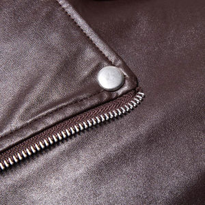 Meilleure vente Veste unisexe en cuir PU de haute qualité hiver coupe-vent respirant durable à capuche coton doublé avant conceptions OEM - Product Image 4