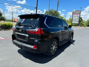 Lexus LX 570 ปี 2021 สภาพใหม่เอี่ยม - Product Image 4