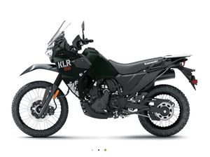 Découvrez notre nouvelle Kawasaki KLR 650 2025 de haute qualité PRÊT À ÊTRE EXPÉDIÉ DANS LE MONDE ENTIER - Product Image 3