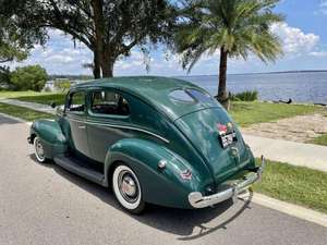 Ford CROWN VICTORIA 1940 Turbo Manual, Sedán Oscuro con Asientos de Cuero en Venta - Product Image 4