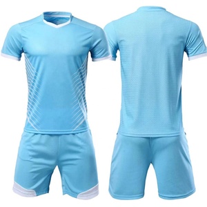 Uniformes de fútbol para hombres y Conjunto de camiseta de entrenamiento deportivo para jóvenes sublimación al por mayor personalizada en ropa de fútbol de tela de poliéster - Product Image 1