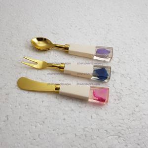 Meilleurs couverts en métal Ensemble de 3 couverts modernes en résine Couverts en acier inoxydable Finitions de haute qualité Design Articles de luxe de haute qualité - Product Image 5