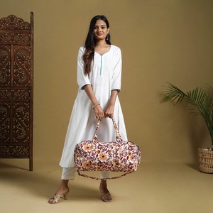 กระเป๋าผ้าฝ้ายพิมพ์ลายดอกไม้ทำด้วยมือสไตล์อินเดียหรูหราเป็นมิตรกับสิ่งแวดล้อมทนทานมีซิปความจุมาก - Product Image 2