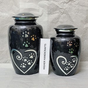 โกศเผาศพสัตว์เลี้ยงสลักลายอุ้งเท้า |   ผู้ผลิตโกศสัตว์เลี้ยงแบบกำหนดขนาดเอง ขายส่ง OEM - Product Image 1