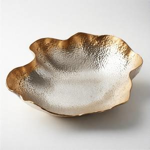 Bandeja para servir MajesticGlint, cuenco artesanal, vajilla de lujo hecha a mano para un comedor elegante y un encanto atemporal de mesa - Product Image 6