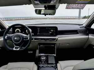 2026 Coche de gasolina 1.5T 2.0T, modelos usados, sedán con techo solar panorámico, sin accidentes y listo para enviar - Product Image 6