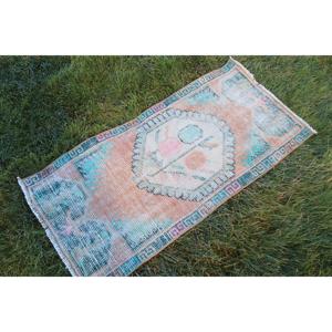 Alfombra Vintage de 1.8x3.8 pies, Alfombra Turca Pequeña, Alfombra de Lana con Borde Azul - Product Image 3