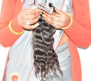 Qualité Bon marché Nice All Product Couleur naturelle Noir Cheveux humains indiens Fermeture ondulée Cuticule alignée Fabrication vierge non transformée - Product Image 4
