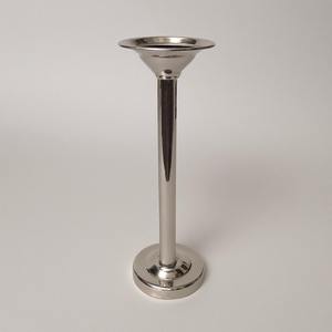 Portavelas de Navidad de cobre Vintage hecho a mano con textura antigua que proporciona un aspecto festivo para decoraciones del hogar - Product Image 6