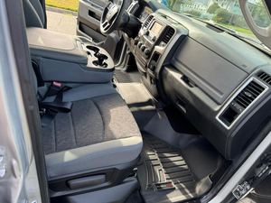 ดอดจ์ แรม 1500 บิ๊กฮอร์น ครูว์แค็บ ขับเคลื่อน 4 ล้อ พวงมาลัยซ้าย ปี 2013 - Product Image 3