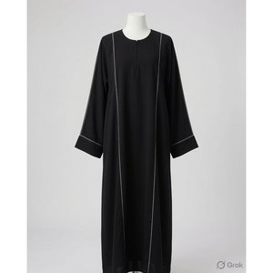 Abaya noire classique avec surpiqûres contrastées et taille naturelle - Product Image 1