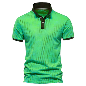 T-shirt classique unisexe à manches longues en jersey 100 % polyester, conçu pour une coupe décontractée, un confort durable et anti-boulochage, idéal au quotidien. - Product Image 1