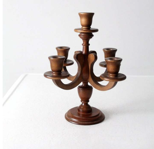 Pot de bougie sculpté en bois fabriqué à la main Design floral avec couvercle Bougeoir à arôme naturel pour la décoration intérieure et les cadeaux - Product Image 1