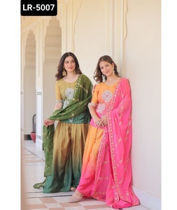 Nouveau costume Heavy Salwar Kameez de créateur avec Tebby Silk avec Rich Zari et paillettes brodées travail Dupatta Chinnon Print Sharara - Product Image 1