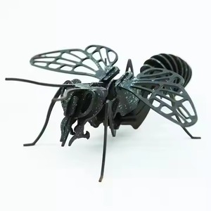 Bee เวียดนามฟิล์มโลหะตกแต่งหรูหราทันสมัยสำหรับบ้านร้านอาหารภาพโซฟาตกแต่งผนังขายส่งบ้านเชิงพาณิชย์ - Product Image 1