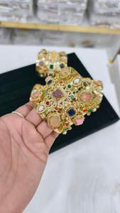 Bracelet de luxe artisanal haut de gamme de style Moghul, orné de Polki Kundan et de pierres multiples, finition or poli, à prix de gros - Product Image 5